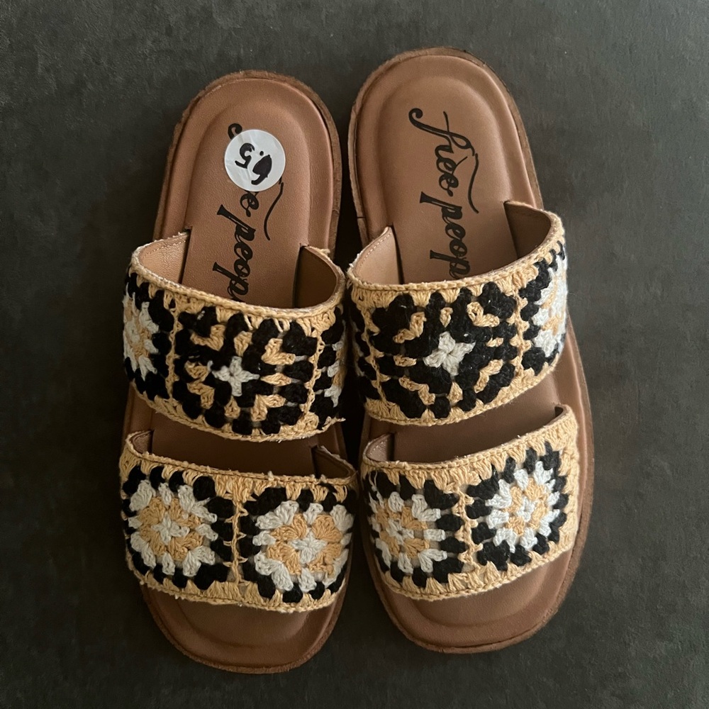 Free People Juliet Crochet Strap Slides with Floral Design in the color Wheat - Picture 10 of 10